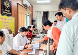 कांठ: संपूर्ण समाधान दिवस में पहुंचीं 59 शिकायतें, चार का मौके पर निस्तारण 2 IMG 20260718 WA00422