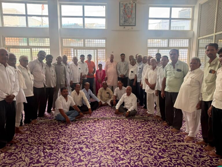 जांगिड़ समाज ने राजकीय अधिकारियों एवं कर्मचारियों का किया सम्मान