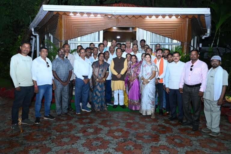 *रायपुर छत्तीसगढ़ गांड़ा समाज फेडरेशन के प्रांतीय प्रतिनिधि मंडल ने बीते दिन  को मुख्यमंत्री विष्णुदेव साय से उनके सिविल लाइन रायपुर निवास मे मुलाकात कर*
