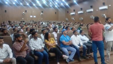 आगामी कांवड़ यात्रा 2026 – कांवड़ यात्रा को सकुशल,शांतिपूर्ण-व्यवस्थित ढंग से संपन्न कराने के लिए एसपी देहात शेखर चंद्र सुयाल ने पुलिस अधिकारियों तथा एसपीओ के साथ बैठक की आयोजित। 7 IMG 20260721 WA0006