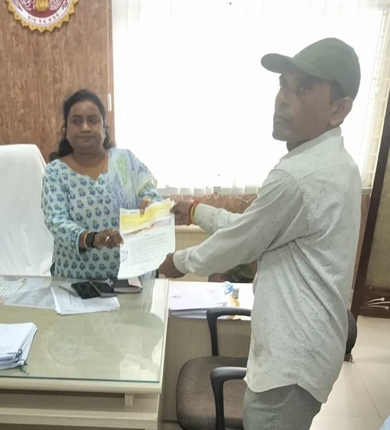 विद्युत हादसे में जान गंवाने वाले बाह्यस्रोत कर्मचारी के परिजनों को ₹5 लाख की बीमा सहायता