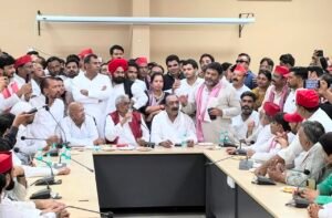 जौहर विश्वविद्यालय के 38 भवनों के ध्वस्तीकरण आदेश के विरोध में सपा प्रतिनिधि मंडल ने डीएम रामपुर को सौंपा ज्ञापन 3 IMG 20260723 WA00152