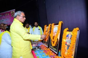 महाराजा दक्ष प्रजापति जयंती समारोह में गरजे मंत्री ओमप्रकाश राजभर, समाज की एकता पर दिया जोर 2 IMG 20260726 WA0007 1