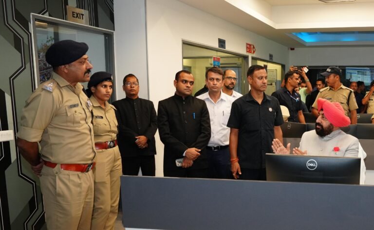 राज्यपाल ने कांवड़ मेला कंट्रोल रूम का किया निरीक्षण, सीसीटीवी निगरानी व्यवस्था का लिया जायजा।