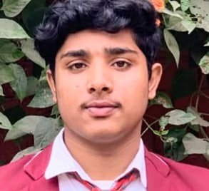 कोचिंग जाने निकले छात्र का शव आम के बाग में पेड़ से लटका मिला, जांच में जुटी पुलिस 2 IMG 20260731 WA00462