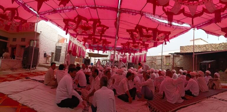गाजन गढ़ में वक्ता राम सोलंकी के घर पुत्र के मुकलावा के सभा समारोह आयोजित।