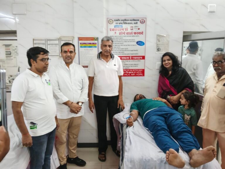 पाली में 100 युवाओं ने किया ब्लड डोनेटः आयोजक बोले- जरुरतमंदों को ब्लड के लिए भटकना न पड़े, इसलिए हर साल लगाते हैं कैंप।