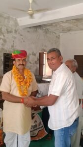 खारड़ा पटवारी अनोपसिंह भाटी को दि विदाई पटवारी देवीलाल जाट ने कार्यभार संभाला। 11 IMG20260720120252 01