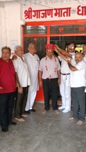 धर्मधारी के सेवानिवृत शिक्षक बने अधिवक्ता का मुंबई व्यापार मंडल ने किया बहुमान 6 IMG20260721163222 01