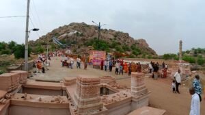 पांच हजार श्रद्धालु नाचते गाते पहुंचे गाजणमांता दर्शन कर मांगी खुशहाली, भजन संध्या में झूमे श्रद्धालु। 16 IMG20260722110511