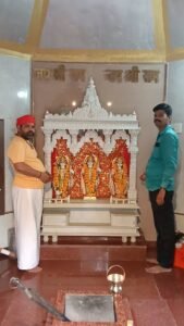 खारड़ा राम कुटिया में गुरु पूर्णिमा पर शिष्यों ने गुरुओं को नवाया शीश, दक्षिणा, मिठाई, श्रीफल भेंट कर आशीर्वाद लिया। 2 IMG20260728171325 01