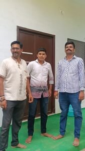 खारड़ा राम कुटिया में गुरु पूर्णिमा पर शिष्यों ने गुरुओं को नवाया शीश, दक्षिणा, मिठाई, श्रीफल भेंट कर आशीर्वाद लिया। 7 IMG20260729130412 01