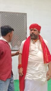 खारड़ा राम कुटिया में गुरु पूर्णिमा पर शिष्यों ने गुरुओं को नवाया शीश, दक्षिणा, मिठाई, श्रीफल भेंट कर आशीर्वाद लिया। 8 IMG20260729130430 01