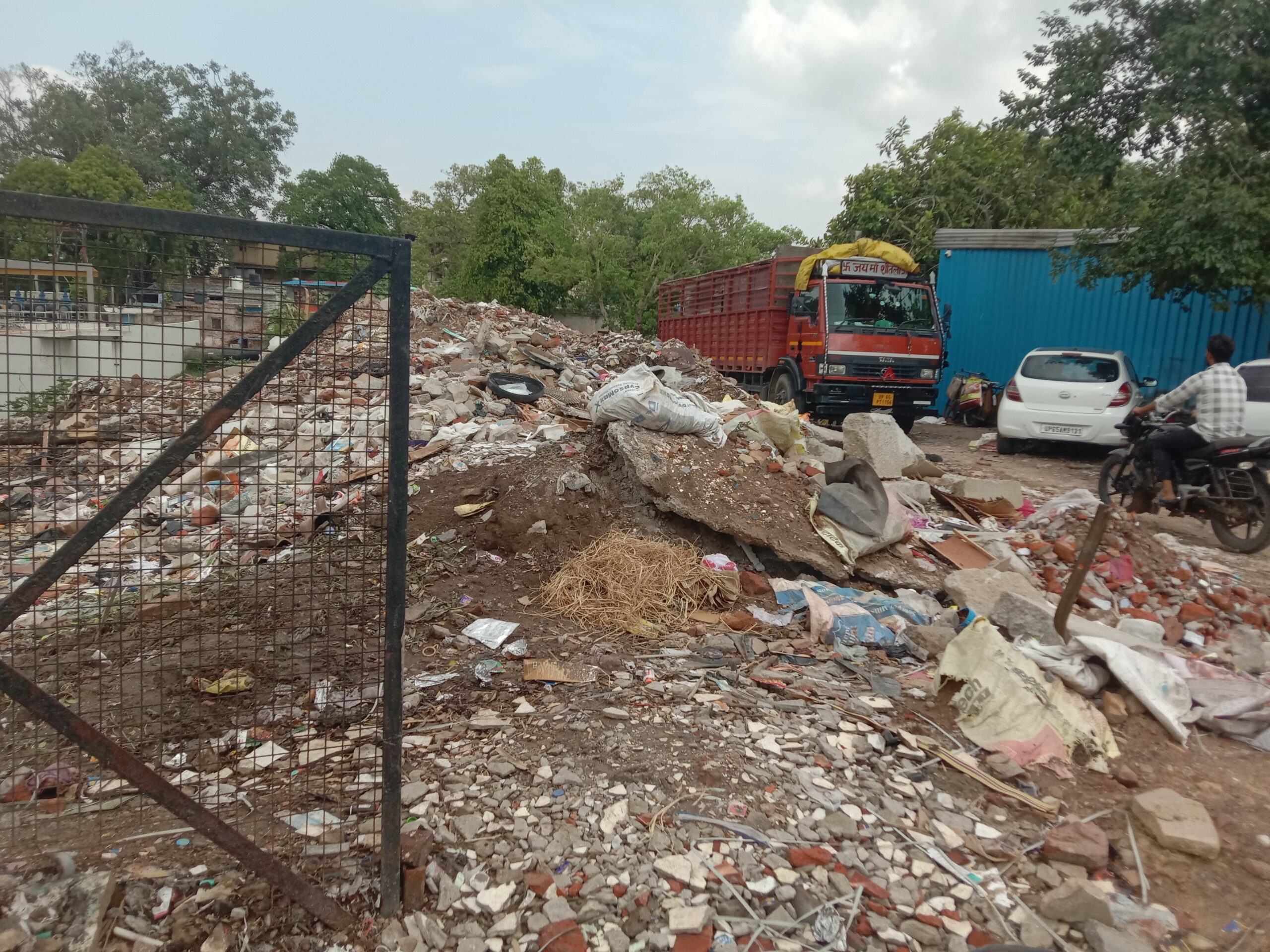 वाराणसी घसियारी टोला पुल लगे मामला आभार" से आपका क्या मतलब है? 12 वाराणसी घसियारी टोला पुल लगे मामला आभार" से आपका क्या मतलब है?