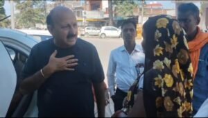 भाजपा के पूर्व बूथ अध्यक्ष रामसुफल के इलाज का पूरा खर्च उठाएंगे पलिया विधायक 2 IMG 20260707 182054