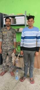 गुप्त सूचना पर पुलिस की बड़ी कार्रवाई: कैलान से 49 बोतल अवैध अंग्रेजी शराब बरामद, एक गिरफ्तार 2 IMG 20260716 115903