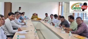 जनहितकारी योजनाओं के प्रभावी क्रियान्वयन एवं विकास कार्यों की प्रगति की विधायक लारिया ने की समीक्षा 12 IMG 20260717 143543