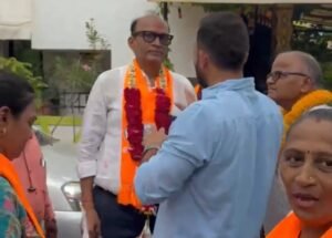 चुनाव प्रचार में भाजपा उम्मीदवार सतीश पटेल का स्थानीय लोगों ने किया घेराव: पानी और सड़क के मुद्दे पर जनता का भारी आक्रोश 2 Screenshot 2026 07 16 09 49 56 50 0b2fce7a16bf2b728d6ffa28c8d60efb