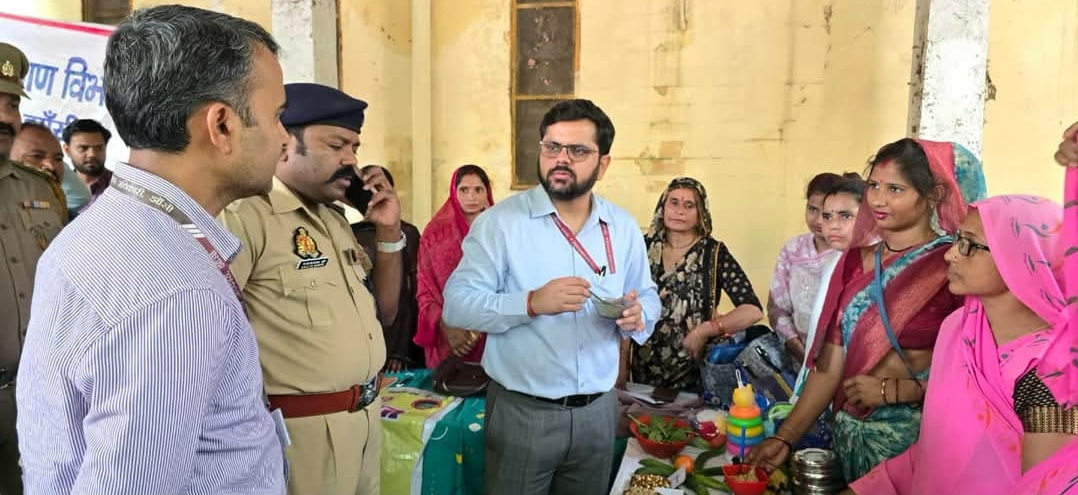 गरौठा में संपूर्ण समाधान दिवस: डीएम और एसएसपी ने सुनीं फरियादियों की समस्याएं, चखा पुष्टाहार का स्वाद 14 Screenshot 20260706 210317 Facebook