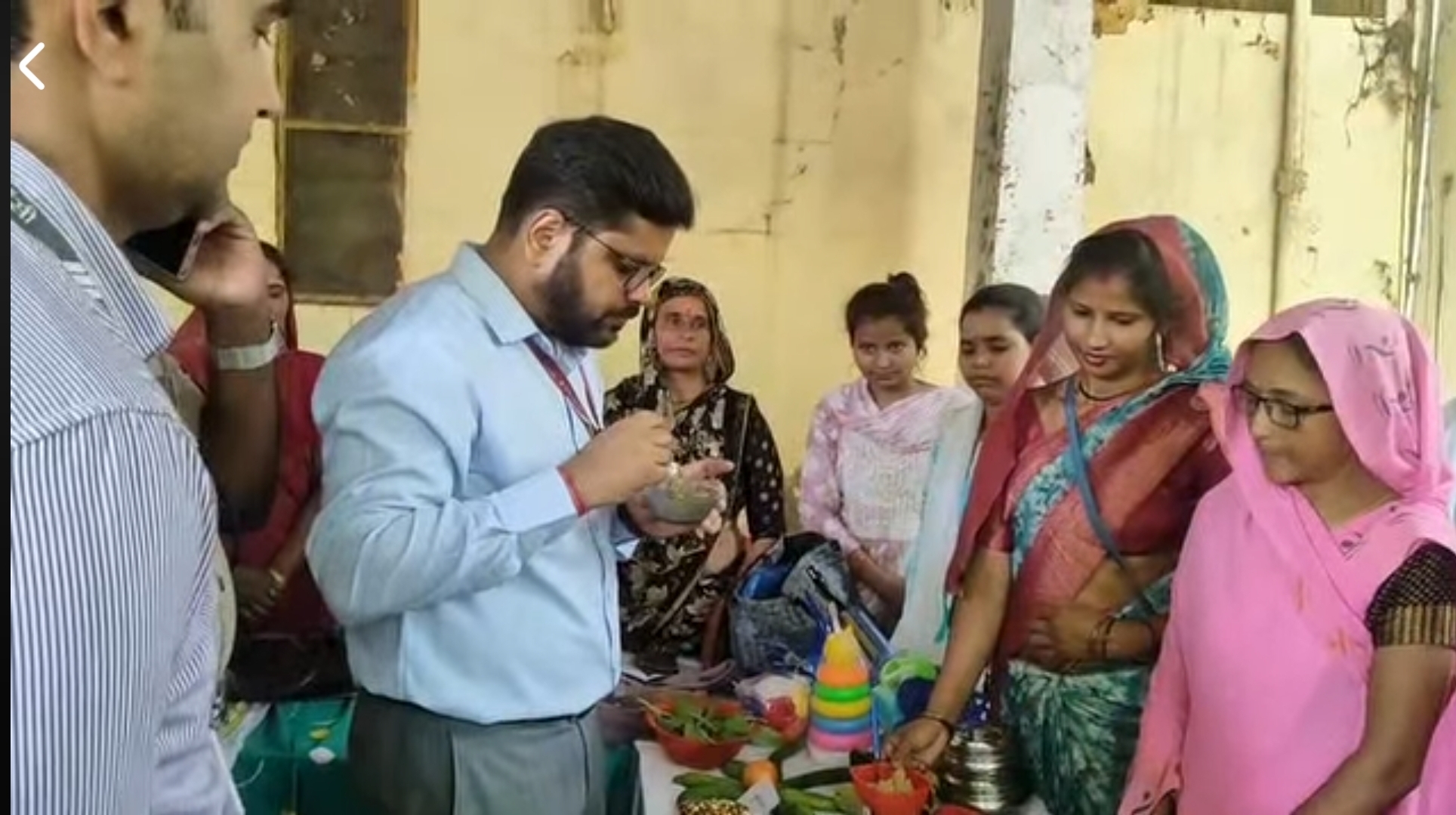 गरौठा में संपूर्ण समाधान दिवस: डीएम और एसएसपी ने सुनीं फरियादियों की समस्याएं, चखा पुष्टाहार का स्वाद 13 Screenshot 20260706 213723 Facebook