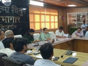 बिजनौर में मुख्यमंत्री के कार्यक्रम की तैयारियों की समीक्षाः जिलाधिकारी ने 17 जुलाई को प्रस्तावित योगी आदित्यनाथ के दौरे पर की बैठक 12 Screenshot 20260715 214737 Dainik Bhaskar