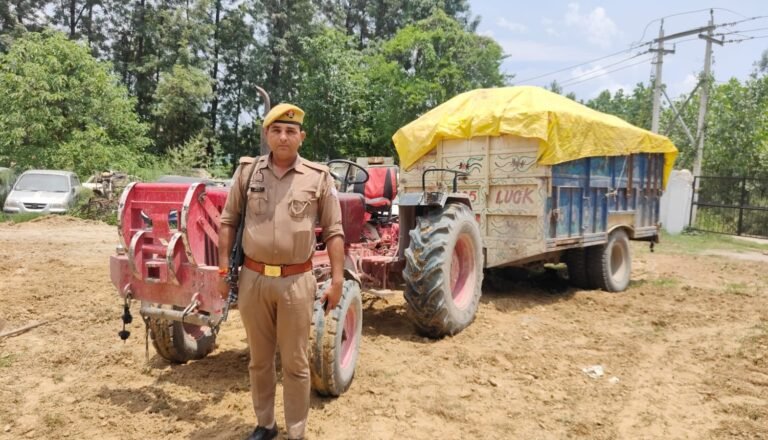 BIG BREAKING: सहारनपुर में अवैध खनन पर पुलिस का बड़ा एक्शन, खनन सामग्री से भरा ट्रैक्टर-ट्रॉली मौके पर सीज