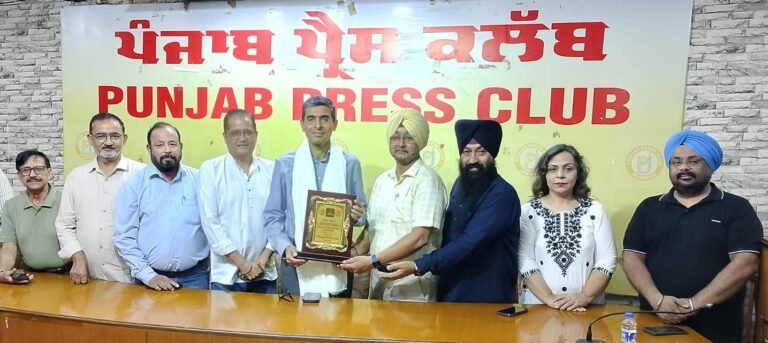 ਪੰਜਾਬ ਪ੍ਰੈੱਸ ਕਲੱਬ ਪਹੁੰਚੇ ਪੁਲਿਸ ਕਮਿਸ਼ਨਰ ਸਤਿੰਦਰ ਸਿੰਘ