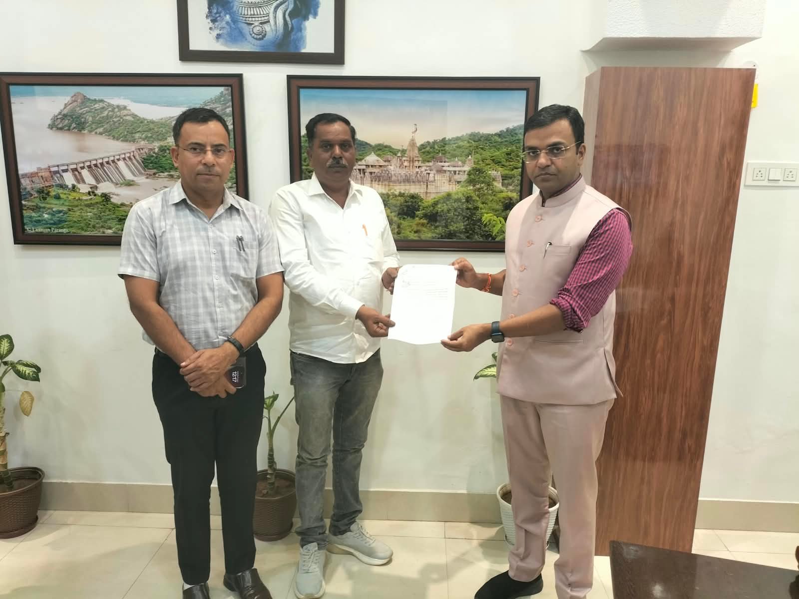 प्रवासियों का माटी से जुड़ाव — आओ गांव चलें अभियान को मिल रहा जनसहयोग 1 1 7