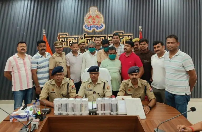 सिद्धार्थनगर में अवैध शराब के बड़े नेक्सस का पर्दाफाश: पुलिस, एसओजी, सर्विलांस और आबकारी विभाग की संयुक्त कार्रवाई में अवैध शराब और निर्माण सामग्री के साथ तीन अंतरराज्यीय तस्कर गिरफ्तार। 1 1002676227 768x501 1