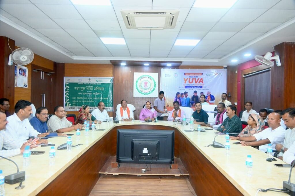 महिला एवं बाल विकास मंत्री श्रीमती लक्ष्मी रजवाड़े की उपस्थिति में जिले में ‘नशा मुक्त युवा विकसित भारत संकल्प अभियान’ का शुभारंभ 1 14 विकसित भारत संकल्प अभियान