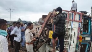 ढाबे के पास पलटा कैपसूल टला बड़ा हादसा 2 476248 1536x864 1