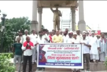 वाराणसी: विपक्षी दलों और किसान संगठनों ने यूपी सरकार पर लगाया 'पुलिस राज' का आरोप 26 5d865ea38ddc3e790441d6e6cddb886a48c96478a7256a28ef0ff2bcbf96c0cf.0