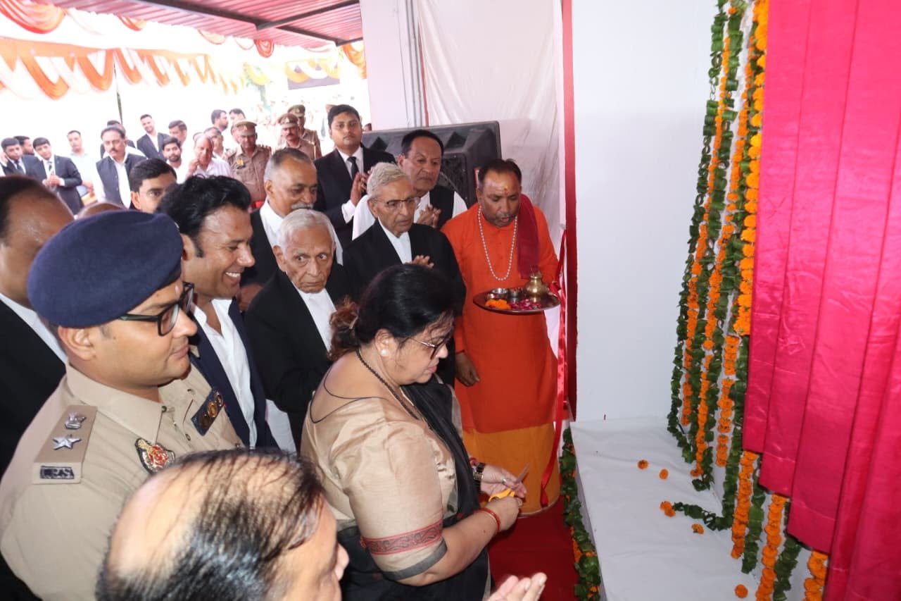 सहारनपुर जिला न्यायालय को मिली नई पहचान, हाईकोर्ट की न्यायमूर्ति मंजू रानी चौहान ने किया 12 कक्षीय न्यायालय भवन का लोकार्पण 5 761559525 1451166057034333 5286372136987787965 n