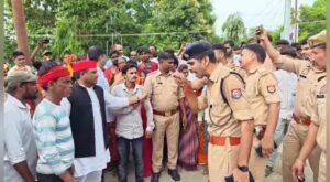 सिद्धार्थनगर में संदिग्ध मौत पर बवाल 5 FB IMG 1785697716046