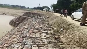 भुतहिया में कटाव निरोधक कार्य का डीएम ने किया निरीक्षण, 2 FB IMG 1785851760207
