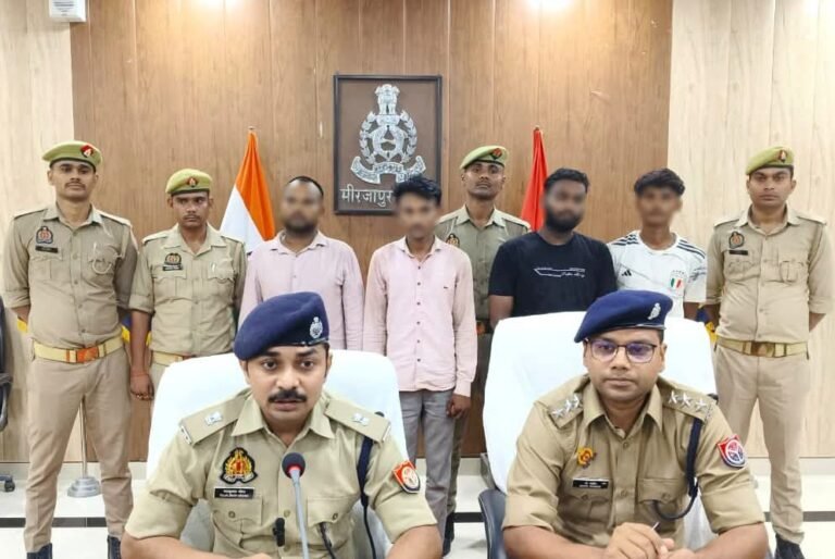 मीरजापुर साइबर क्राइम थाना व एसओजी/सर्विलांस की संयुक्त पुलिस टीम द्वारा आमजन को प्रलोभन देकर अवैध रूप से खाता खोलवाकर लाखों की ऑनलाइन ठगी करने वाले गैंग के 04 शातिर अभियुक्त गिरफ्तार, ऑनलाइन ठगी की घटना में प्रयुक्त लैपटाप, मोबाइल फोन, चेक बुक, वोटर आईडी, एटीएम कार्ड, पासबुक, आधार कार्ड, पैन कार्ड सहित चार पहिया वाहन बरामद