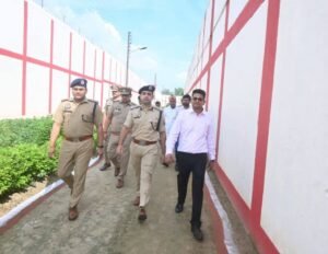 जिलाधिकारी व वरिष्ठ पुलिस अधीक्षक सिद्धार्थनगर द्वारा जिला कारागार सिद्धार्थनगर का निरीक्षण किया गया 4 FB IMG 1787681580786