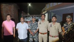 भारत-नेपाल अंतरराष्ट्रीय सीमा पर अवैध तस्करी के खिलाफ महराजगंज पुलिस और एसएसबी की संयुक्त टीम ने किया बड़ी कार्रवाई 2 FB IMG 1788018960837