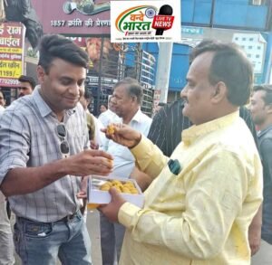 दतिया विधानसभा में ऐतिहासिक जीत मिलने पर जिला कांग्रेस कमेटी के नेतृत्व में मकरोनिया चौराहे पर मनाया जश्न 2 FB IMG 8135650957220348170