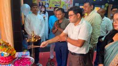 स्तंत्रता संग्राम सेनानी विश्राम सिंह राजकीय स्नातकोत्तर महाविद्यालय चुनार मीरजापुर के प्रांगण में 'उत्कर्ष- एक नई उड़ान' कार्यक्रम के अन्तर्गत डॉ रजनीश सर व समाजशास्त्र के चतुर्थ सेमेस्टर के छात्र छात्राओं हेतु विदाई समारोह 6 IMG 20260801 WA0027