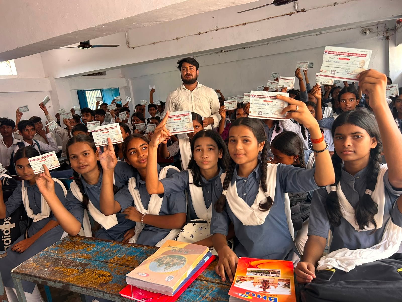 आदर्श इंटरमीडिएट कॉलेज में अभाविप का चला सदस्यता अभियान 1 IMG 20260801 WA0030 3