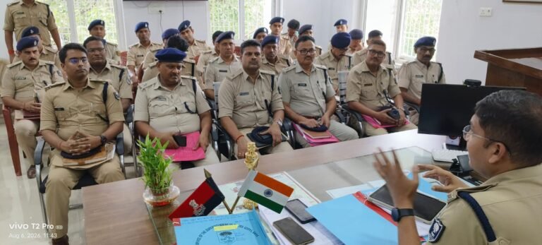 नगर पुलिस अधीक्षक गया द्वारा पुलिस कार्यालय गया के सभी अनुमंडल पुलिस पदाधिकारी, सभी अंचल पुलिस पदाधिकारी एवं जिले के सभी थानाध्यक्षों के साथ अपराध नियंत्रण अनुसंधान की गुणवत्ता तथा विधि व्यवस्था के प्रभावी क्रियान्वयन को लेकर समीक्षा बैठक आयोजित की गई l