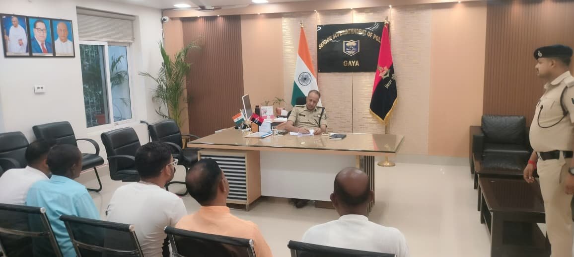 वरीय पुलिस अधीक्षक गया द्वारा जनता दरबार में आमजनों की शिकायतें सुनी गई l 1 IMG 20260806 WA0208