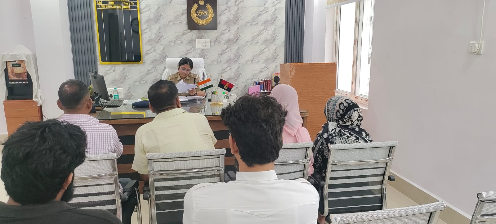 पुलिस अधीक्षक ग्रामीण गया के द्वारा जनता दरबार में आमजनों की शिकायतें सुनी गई l 1 IMG 20260808 WA0162