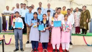 कांठ के डीएसएम इंटर कॉलेज में ब्लॉक स्तरीय विज्ञान संगोष्ठी आयोजित 2 IMG 20260812 WA00172