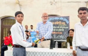 कांठ के डीएसएम इंटर कॉलेज में ब्लॉक स्तरीय विज्ञान संगोष्ठी आयोजित 4 IMG 20260812 WA00192