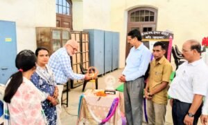 कांठ के डीएसएम इंटर कॉलेज में ब्लॉक स्तरीय विज्ञान संगोष्ठी आयोजित 3 IMG 20260812 WA00202