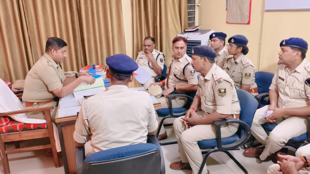 आज नगर पुलिस अधीक्षक गया द्वारा अनुमंडल पुलिस पदाधिकारी वजीरगंज अंतर्गत वजीरगंज थाना का निरीक्षण किया गया l 1 IMG 20260812 WA0247 1