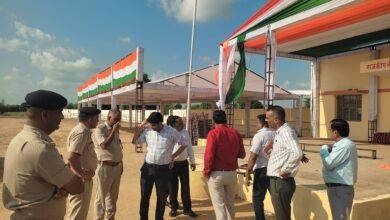 जिला कलक्टर व पुलिस अधीक्षक ने खेल स्टेडियम में स्वतंत्रता दिवस समारोह की तैयारियों का लिया जायजा 1 IMG 20260813 WA0037