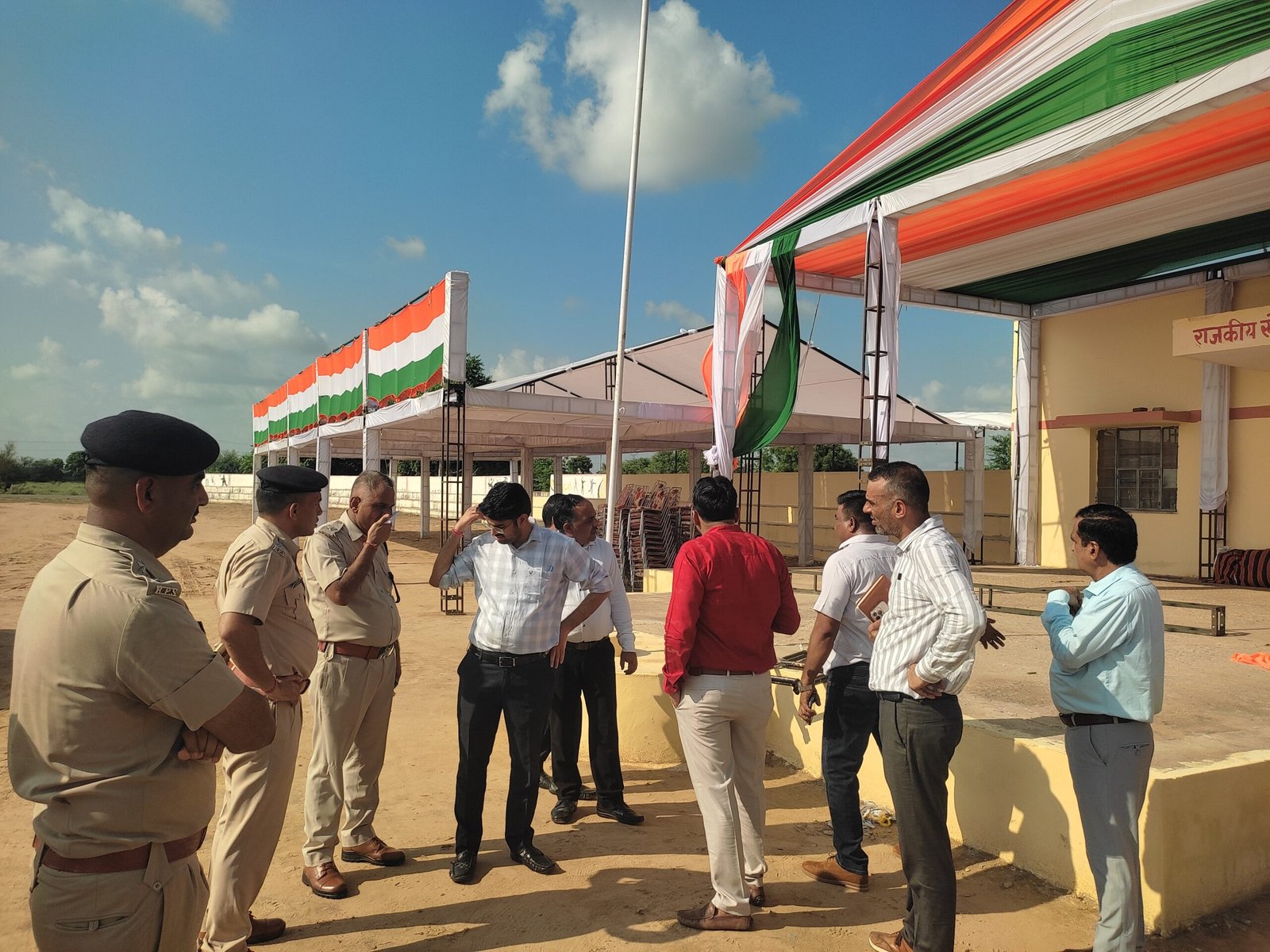 जिला कलक्टर व पुलिस अधीक्षक ने खेल स्टेडियम में स्वतंत्रता दिवस समारोह की तैयारियों का लिया जायजा 1 IMG 20260813 WA0037 scaled